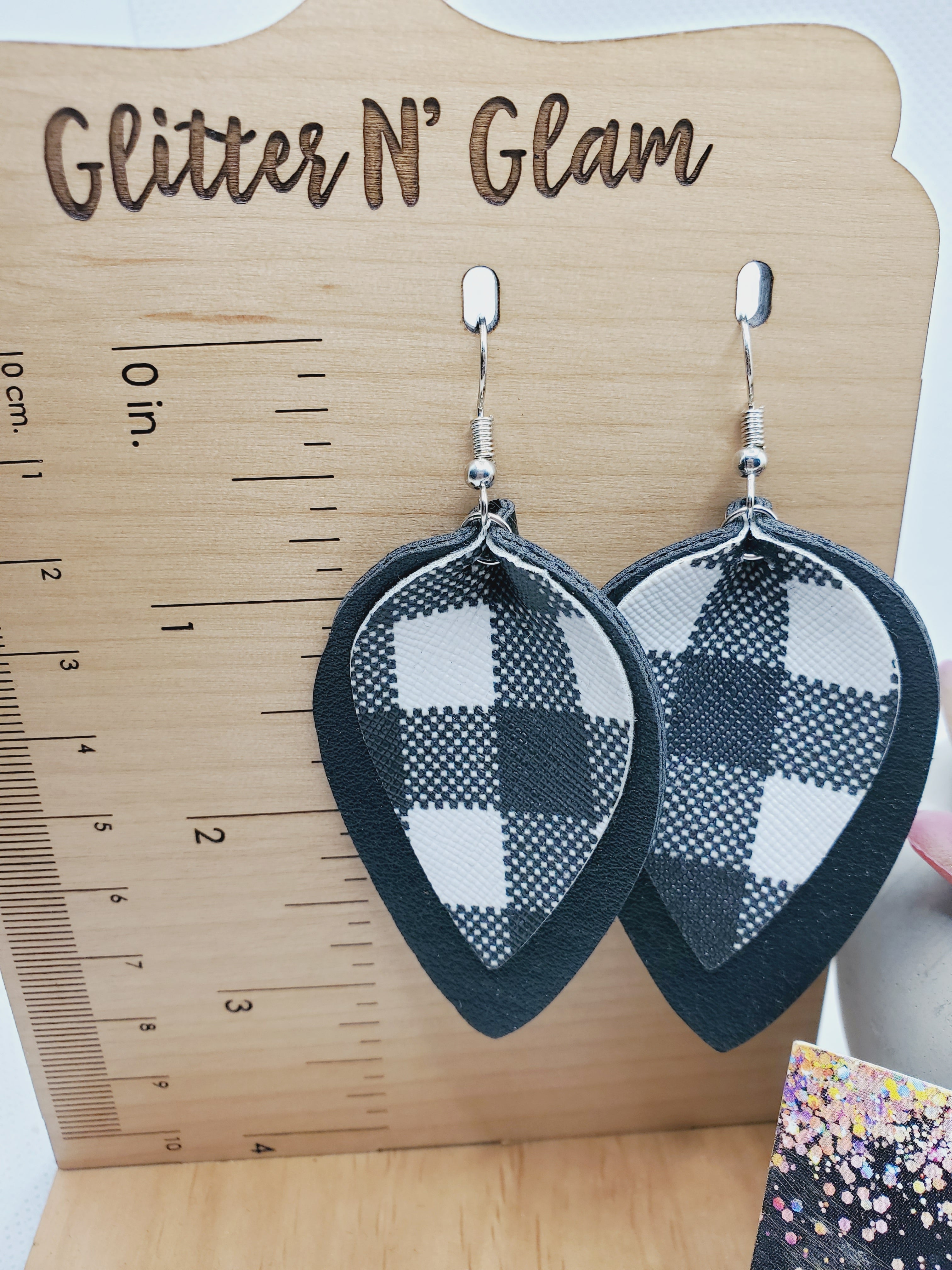 1043 Buffalo Check Dangle Earrings