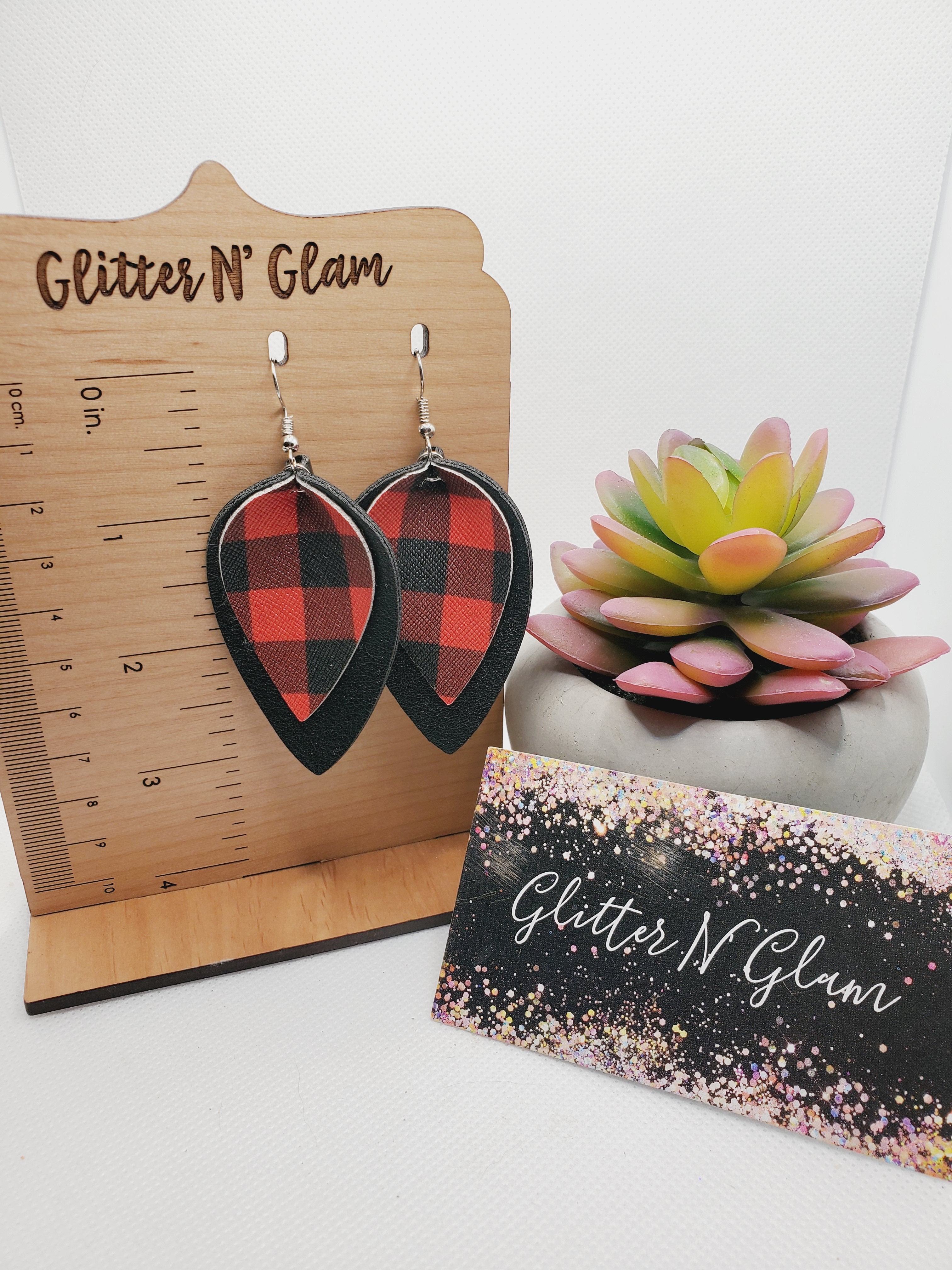 1042 Red Buffalo Plaid Dangle Earrings