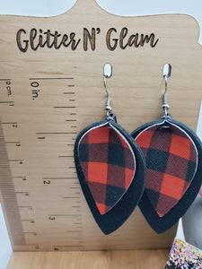 1042 Red Buffalo Plaid Dangle Earrings