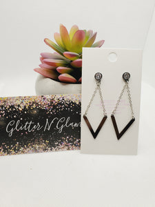 1133 Gunmetal Chain V Shaped Dangle Earrings