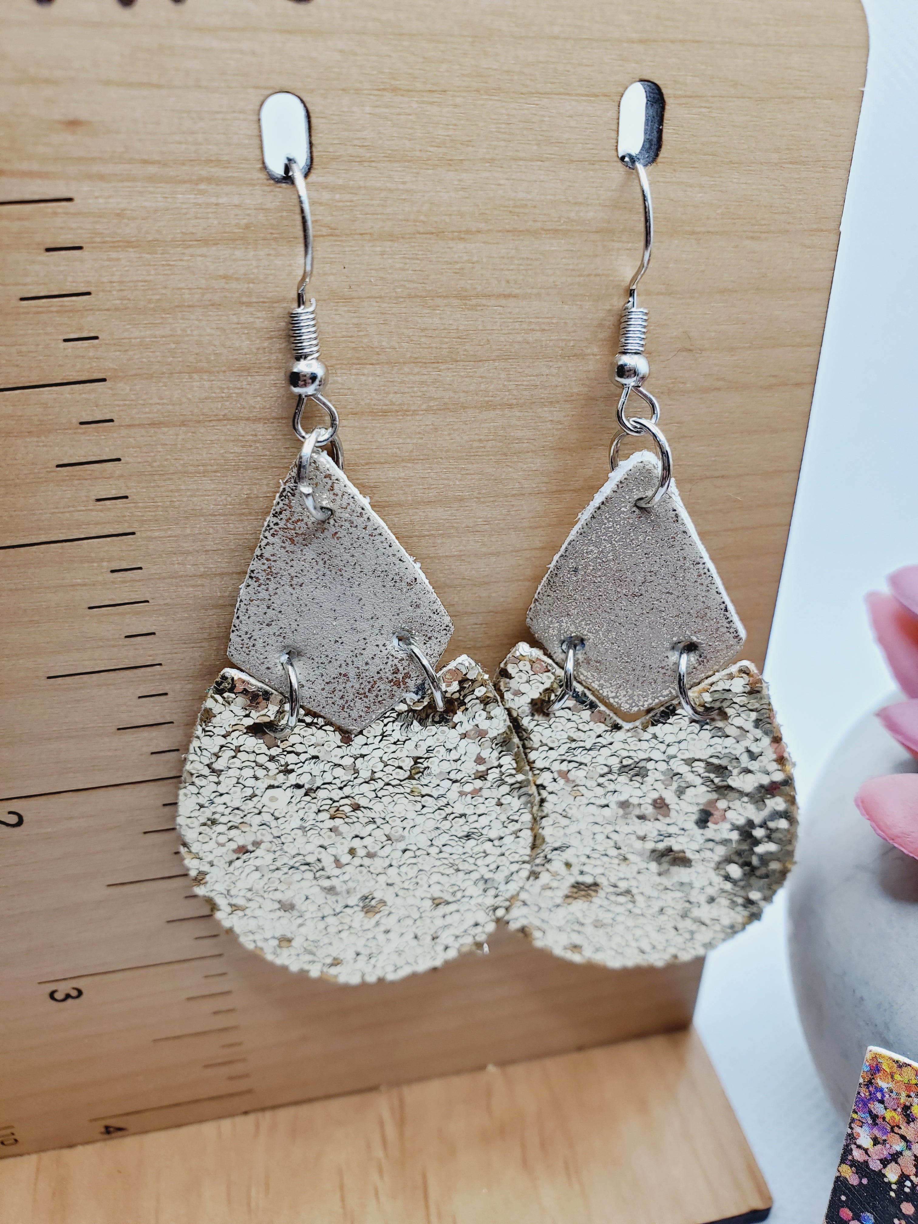 1139 Gold Sparkle Teardrops with Gold Leather