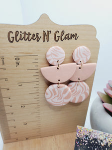 1321 Peach/White Polymerclay Dangle Earrings