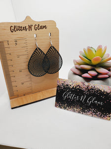 1630 Black Hollowed Out Dangle Earrings