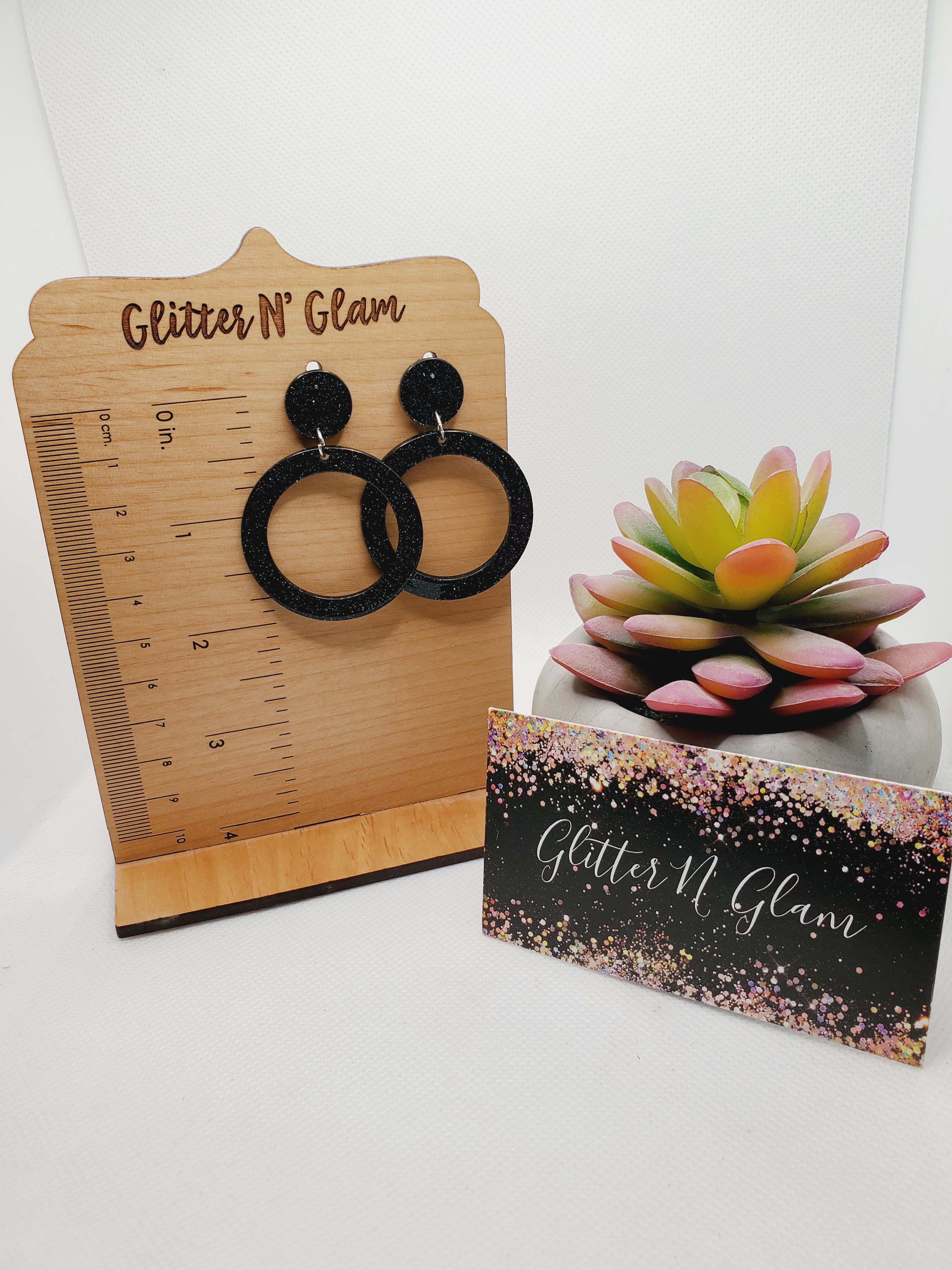 1602 Black Sparkly Resin Dangle Earrings
