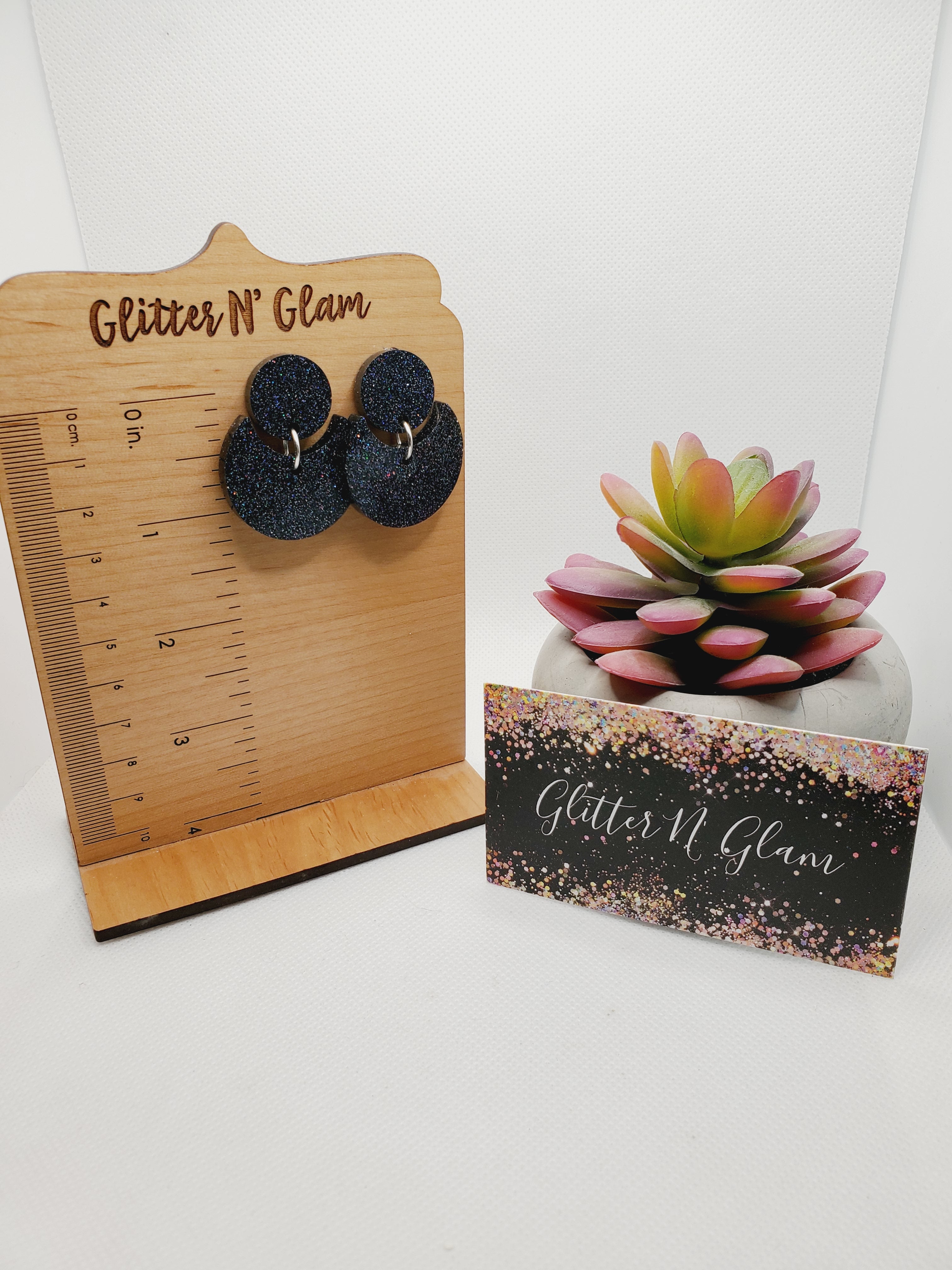 1705 Black Sparkly Resin Dangle Earrings