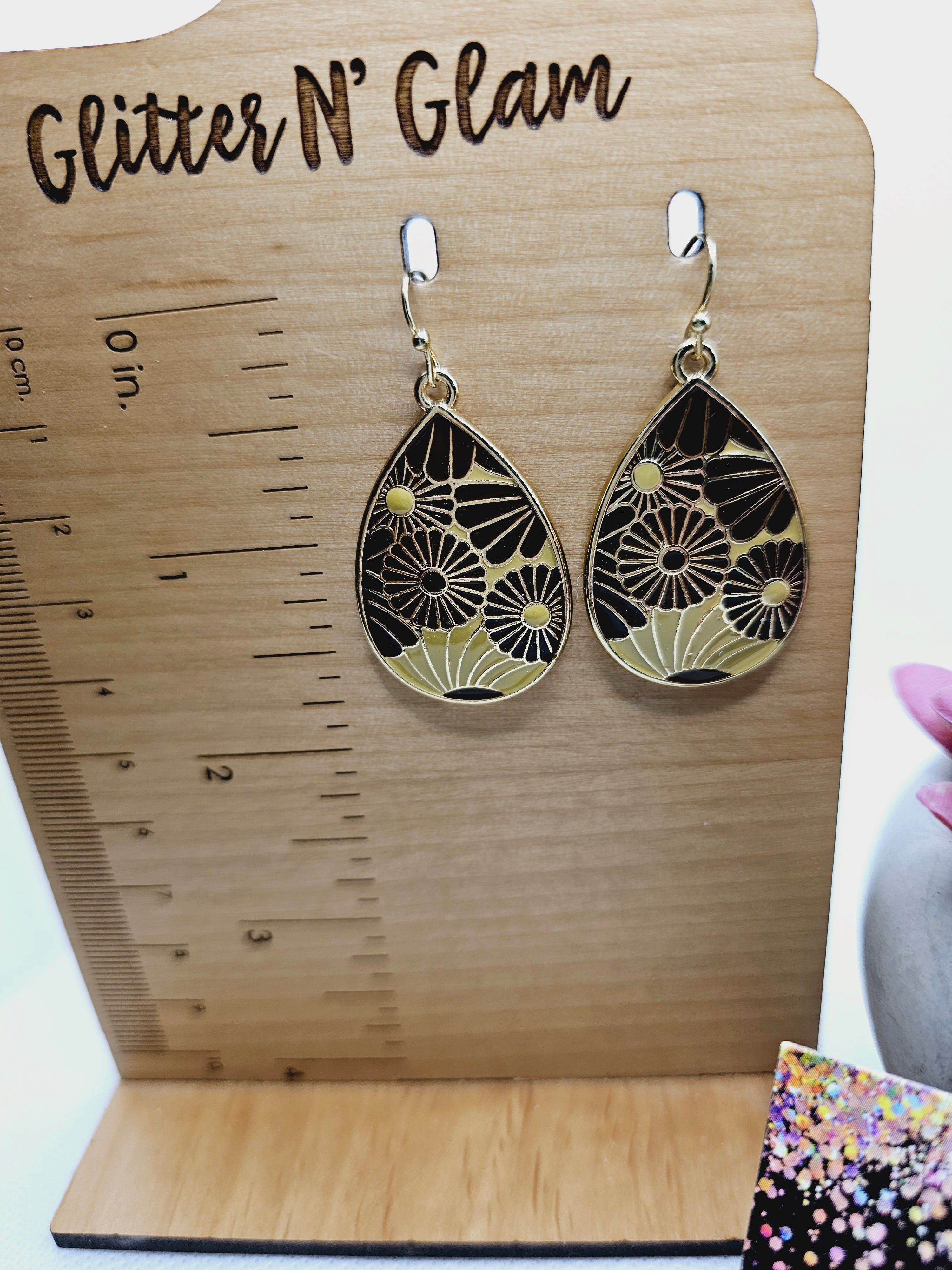 1708 Gold and Brown Floral Teardrop Dangle Earrings